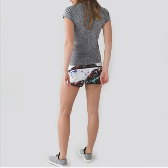 Lululemon Run Speed Shorts *4-way Stretch in Pigment Wave Multi / Black - Picture 4 of 13
